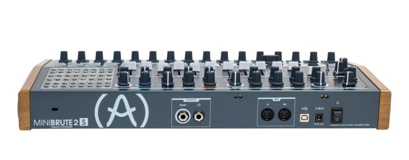 Фото Arturia MiniBrute 2S