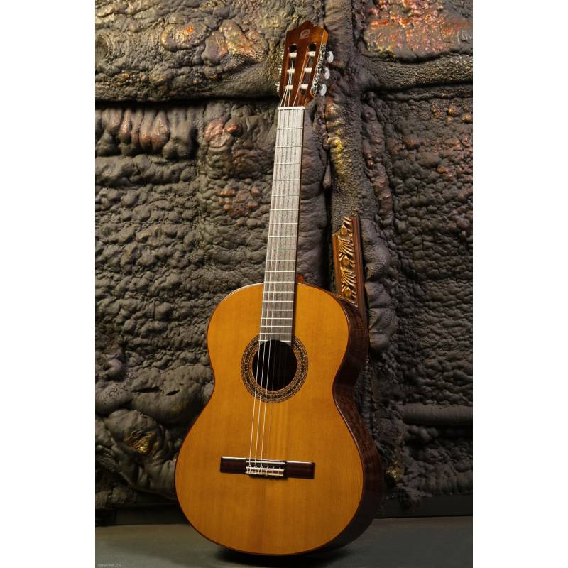 Фото PEREZ 630 Cedar - Гитара классическая 4/4 Перез