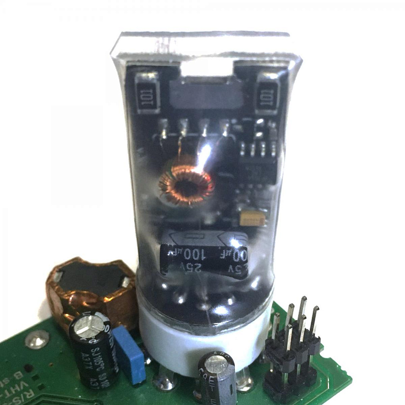 Фото Твердотельный аналог лампы 12AX7 AMT Electronics 12AX7-WS-LE Warm Stone LE