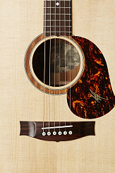 Maton S70