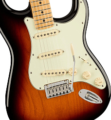 FENDER Player Plus STRAT MN 3-Tone Sunburst